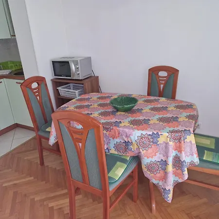 Zeleni Διαμέρισμα *