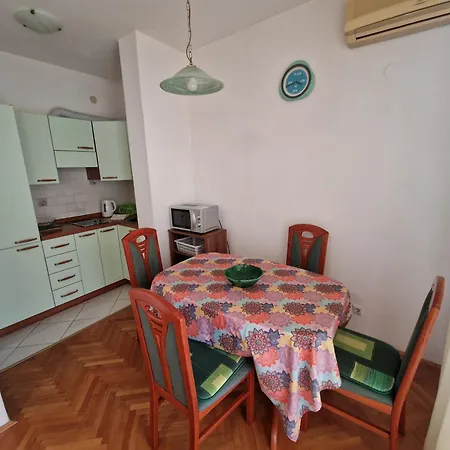 Apartment Zeleni *